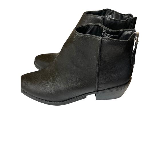 NWOB Dolcetta Black Faux Leather Heeled Back-Zip Ankle Booties Women's Size 9.5 - Picture 2 of 6